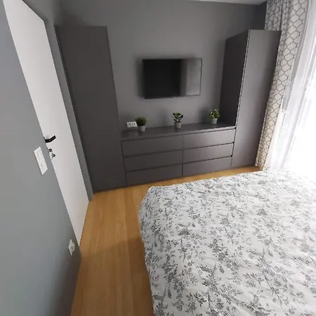 Wizjonerów Luxury Apartment&garage *